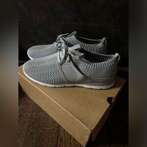 Women’s Size 11 Ugg Shoes! New in box!